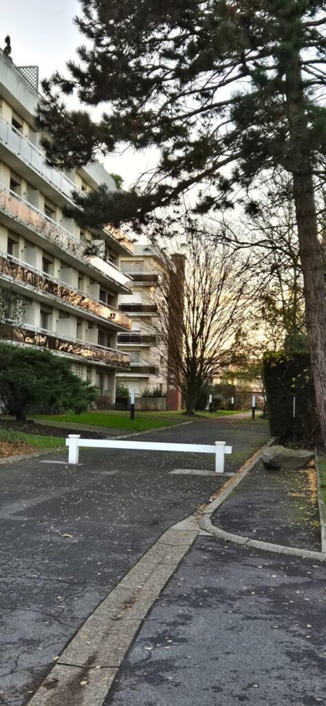 Résidence Les Veneurs - Barrière réparée